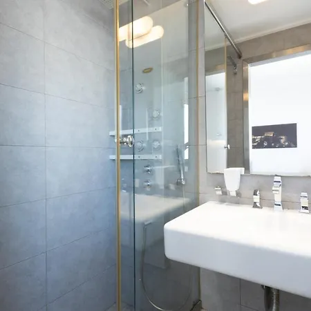 Apartment Luxury Industrial Style In Gazi Square *